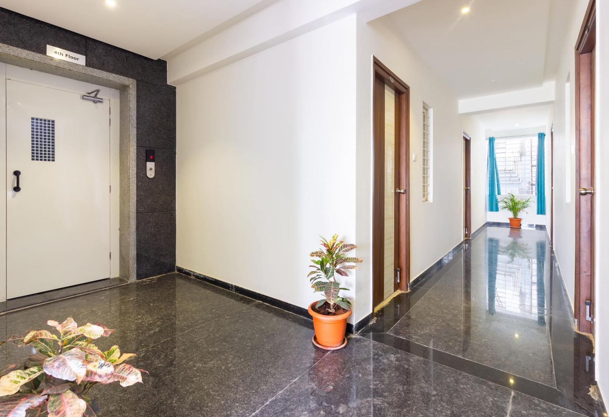 Super Hotel O Qualia Inn Kondapur Near Botanical Garden Хайдарабад Экстерьер фото